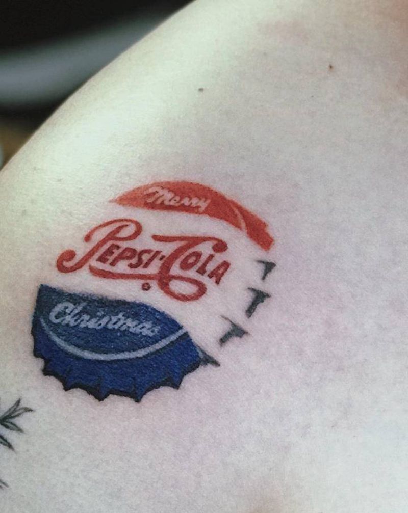 百事可乐纹身图片_肩部纹身图案