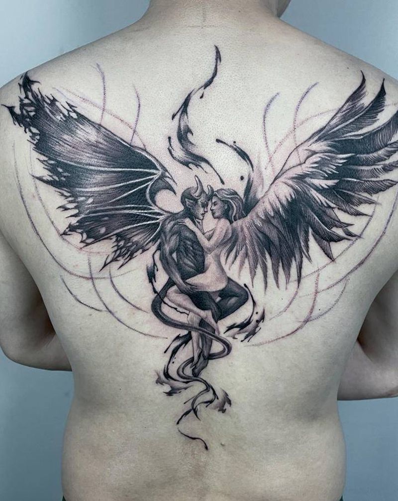 翅膀纹身图片_背部纹身图案