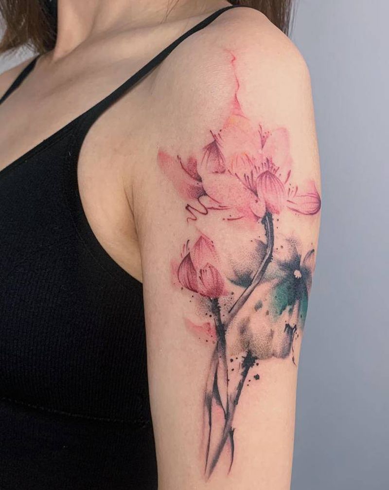 莲花纹身图片_手臂纹身图案