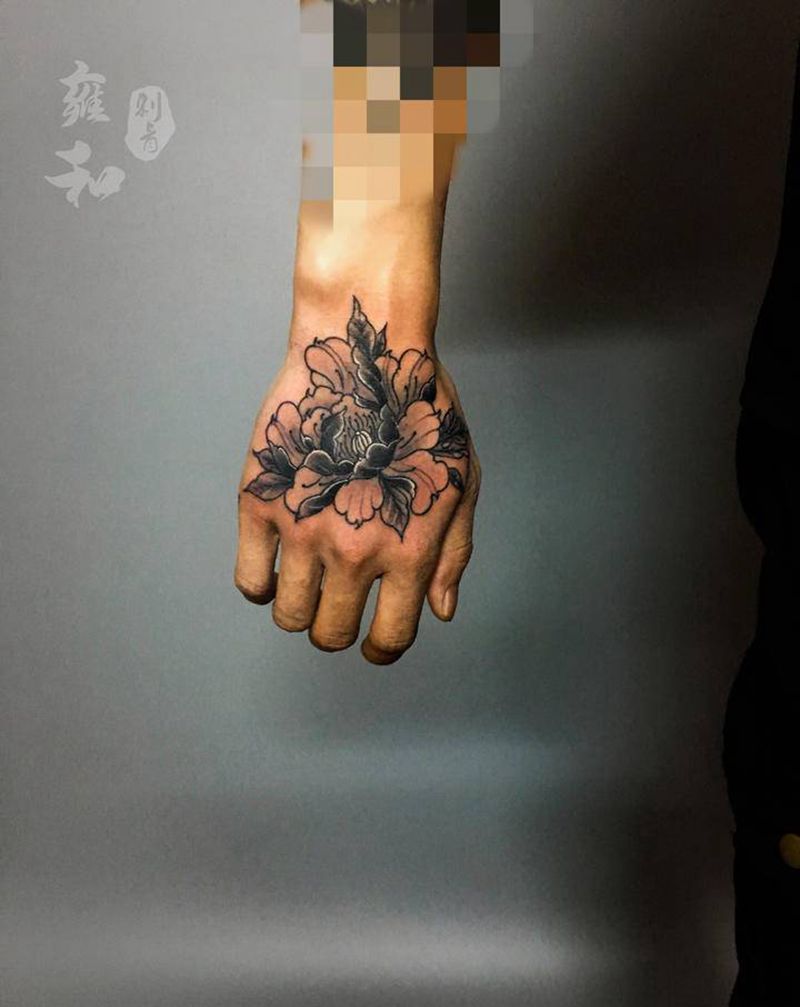 花纹身图片_手部纹身图案
