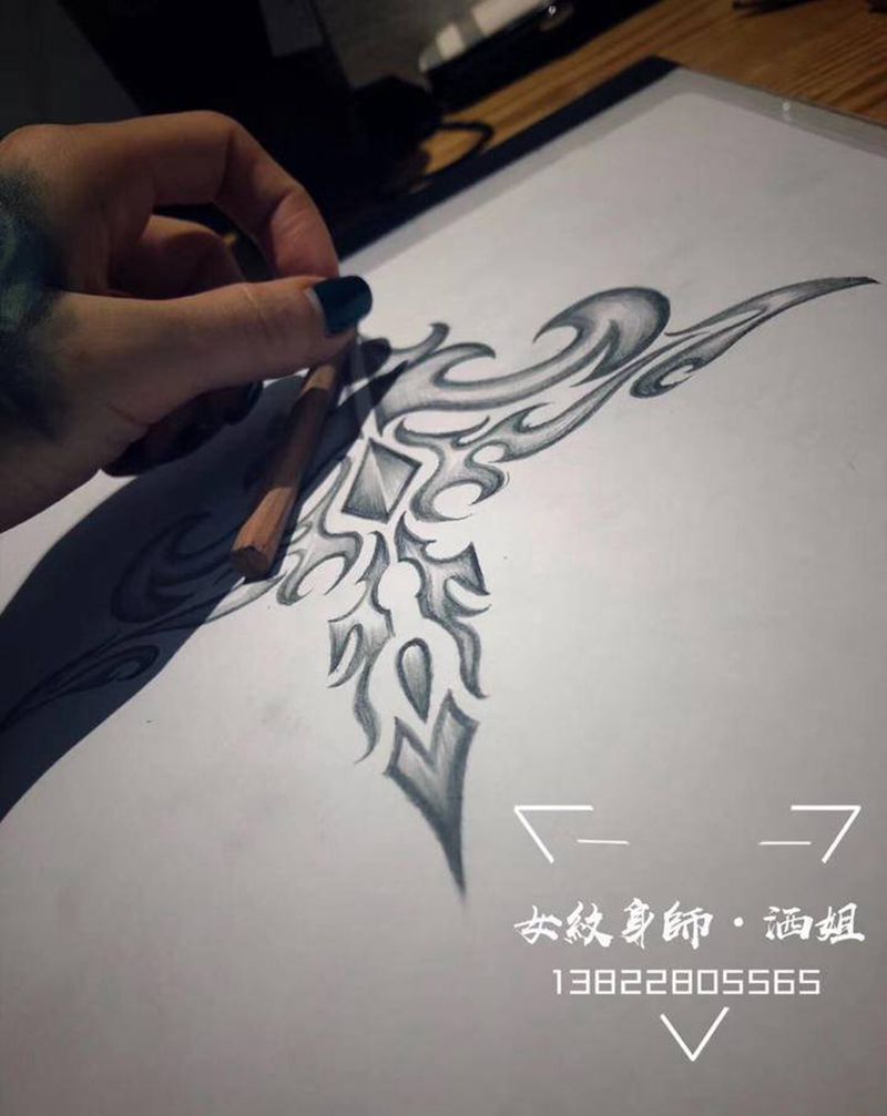 图腾纹身图片_手部手臂图腾点刺纹身图案