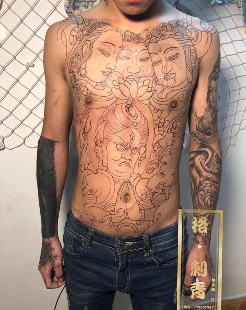 三面佛➕不动明王纹身图片_胸部腹部纹身图案