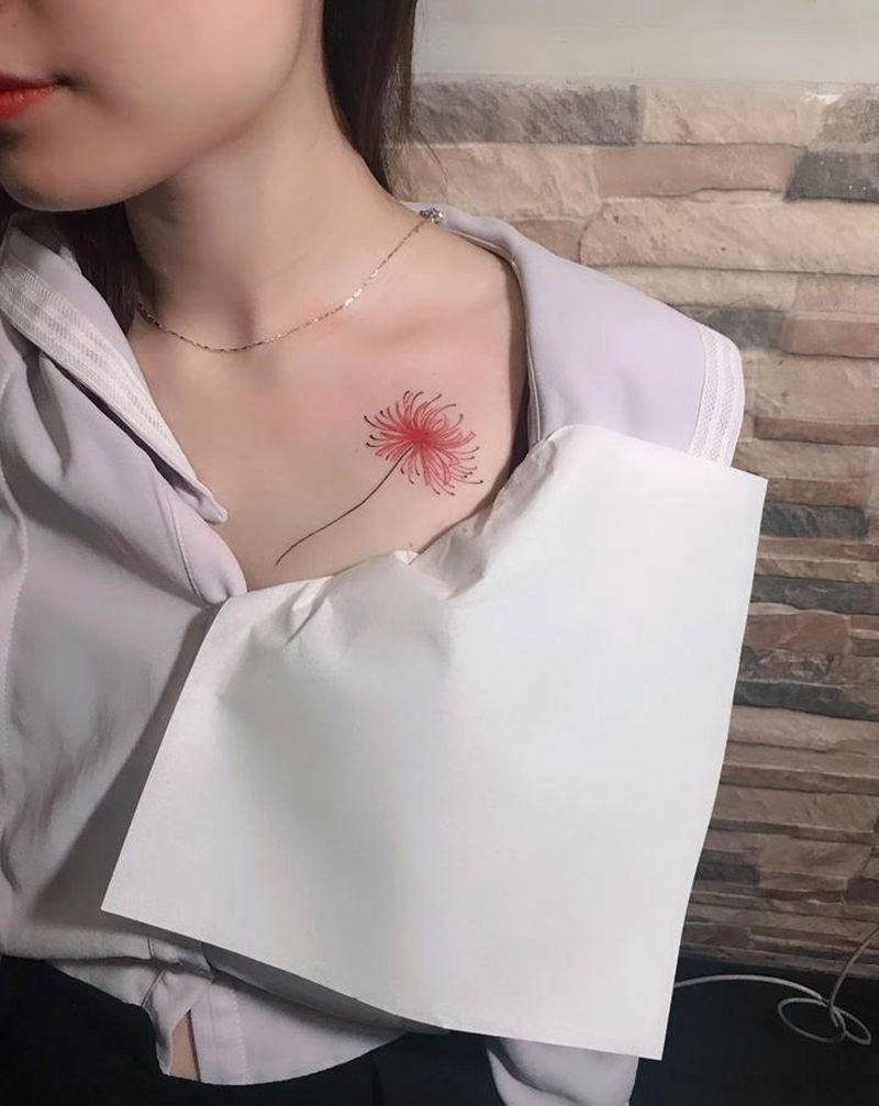 曼珠沙华纹身图片_胸部纹身图案