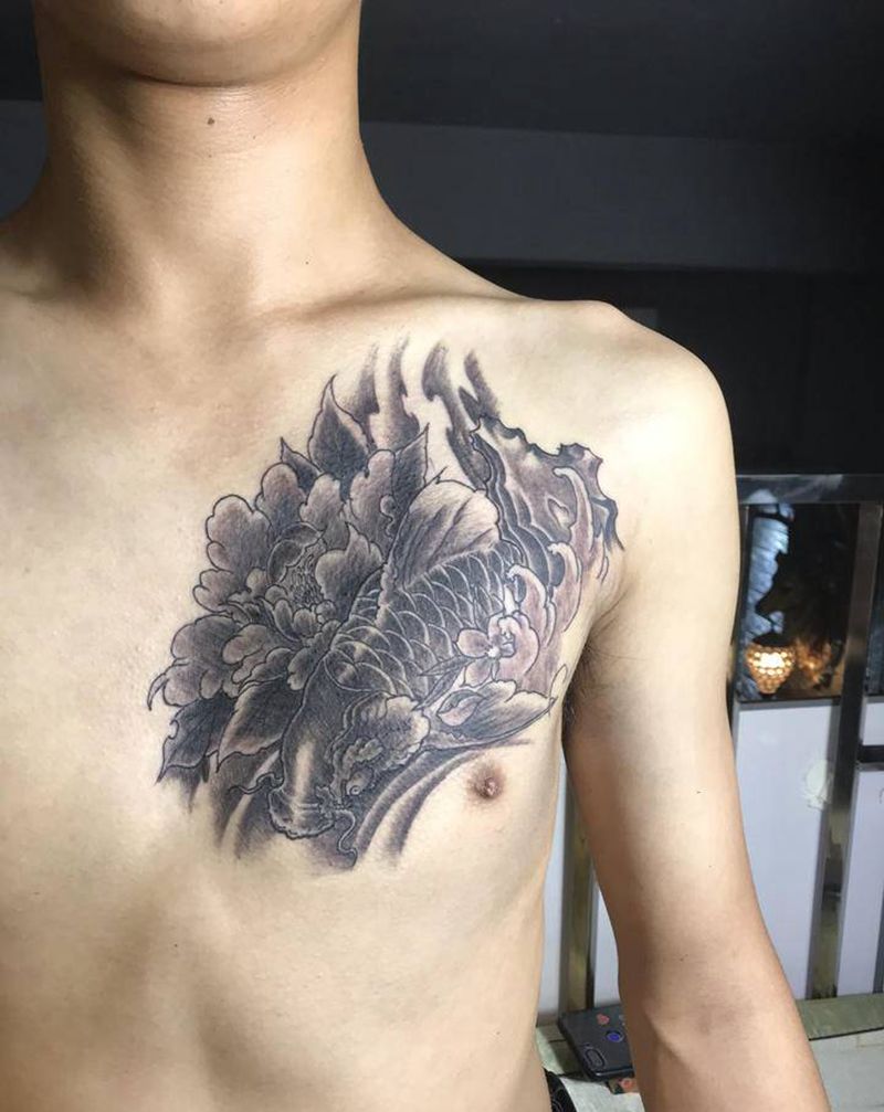 小鲤鱼纹身图片_胸部纹身图案