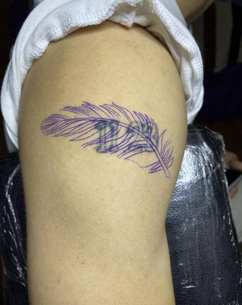 羽毛纹身图片_手部点刺遮盖羽毛纹身图案