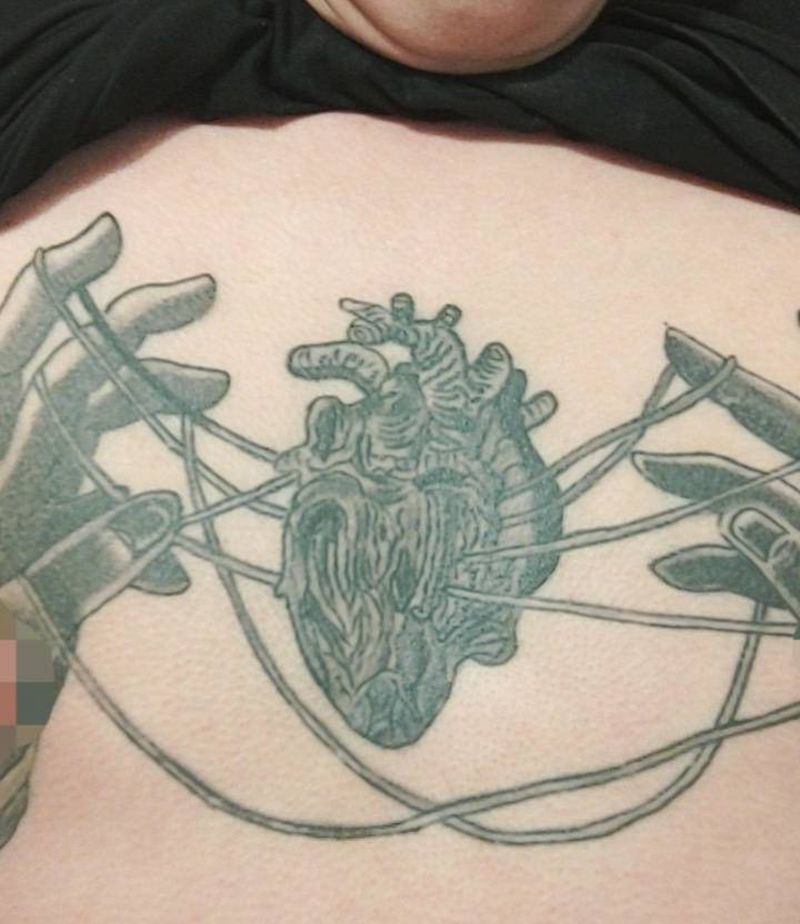 翅膀纹身图片_背部肩部几何New School翅膀修改添加纹身图案