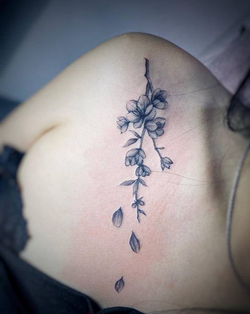 素花纹身图片_肩部手部点刺New School锁骨素花小清新纹身图案