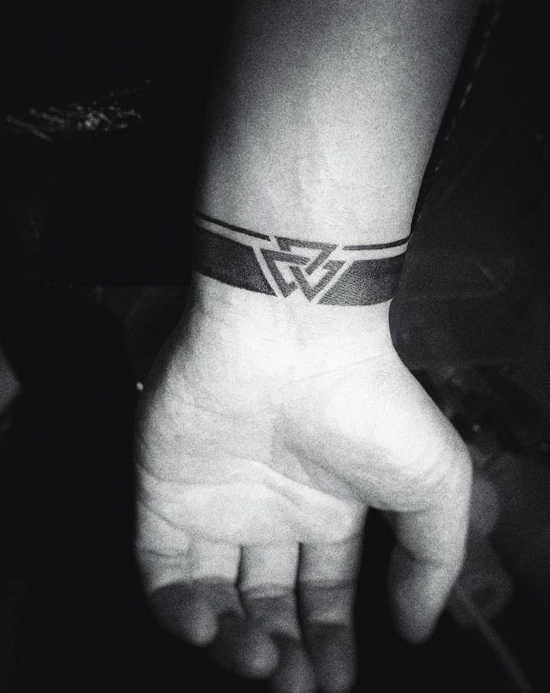 臂环纹身图片_手部手臂几何图腾臂环几何极简纹身图案