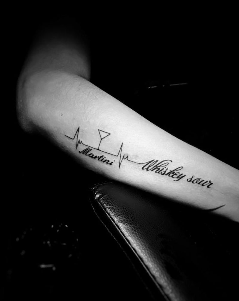 英文纹身图片_手部腿部花体字几何心电图酒杯英文纹身图案