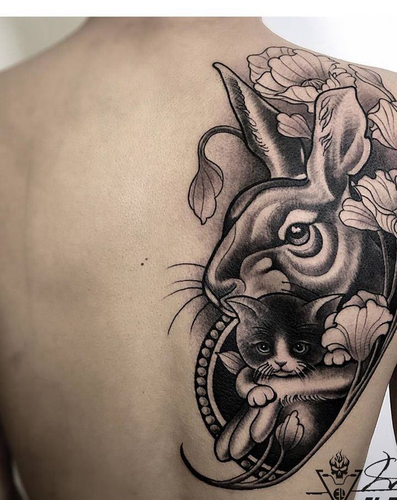 守护纹身图片_背部肩部纹身图案