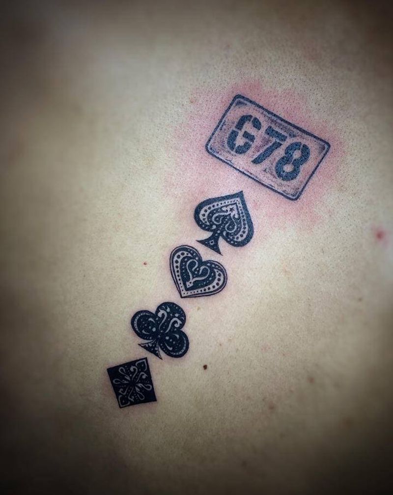 眼瞎系列纹身图片_手部背部点刺图腾扑克牌花色复古车牌花色纹身图案