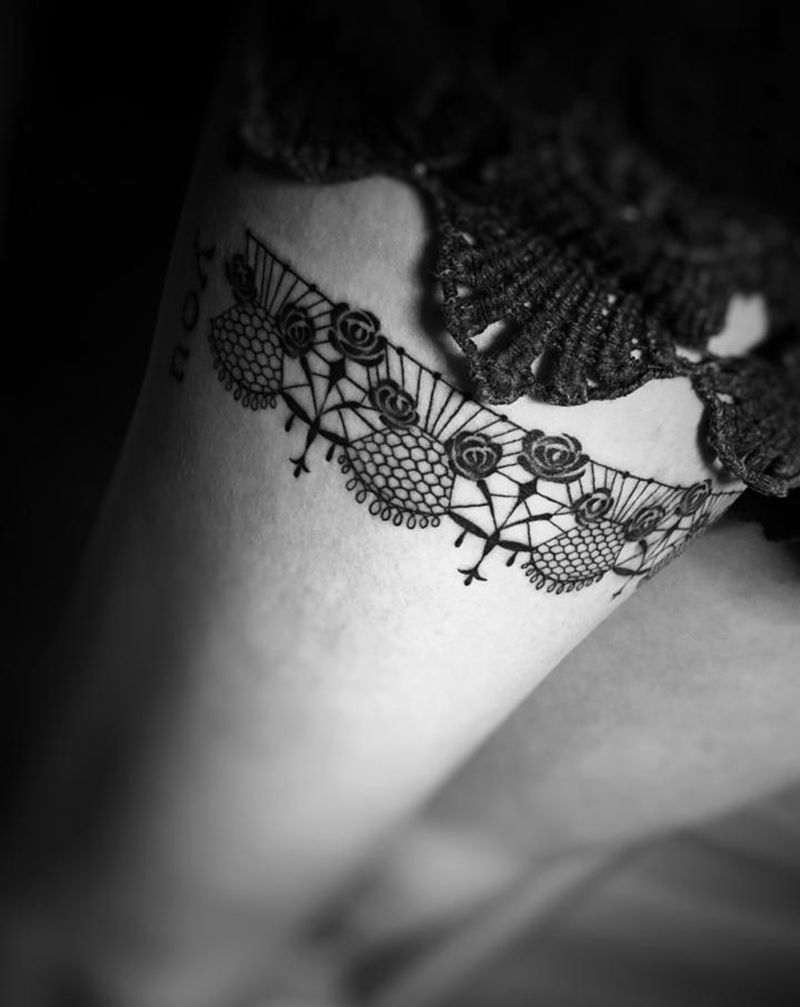 蕾丝腿环纹身图片_脚部腿部几何图腾蕾丝腿环大腿纹身图案