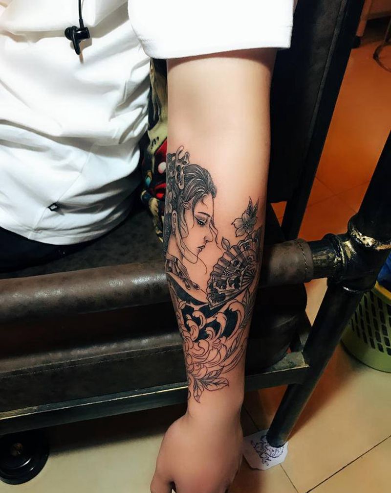 艺姬纹身图片_手臂老传统纹身图案