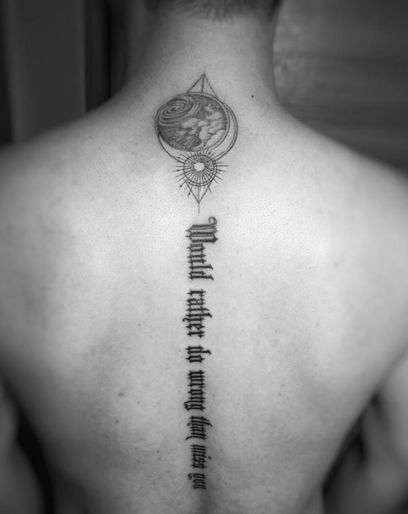 英文纹身图片_背部手臂点刺几何几何星球哥特纹身图案