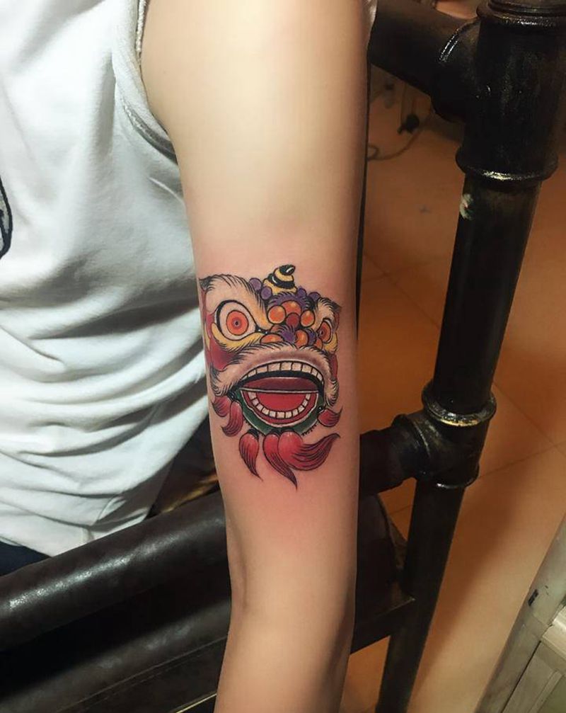 南狮纹身图片_手部老传统纹身图案