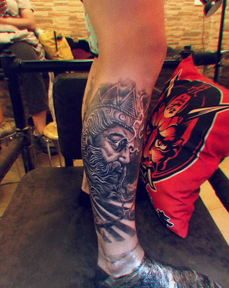 海王纹身图片_腿部欧美写实纹身图案