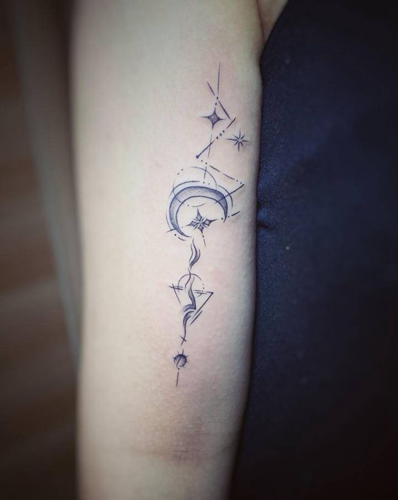 几何纹身图片_手臂脚部几何点刺几何星辰月亮纹身图案