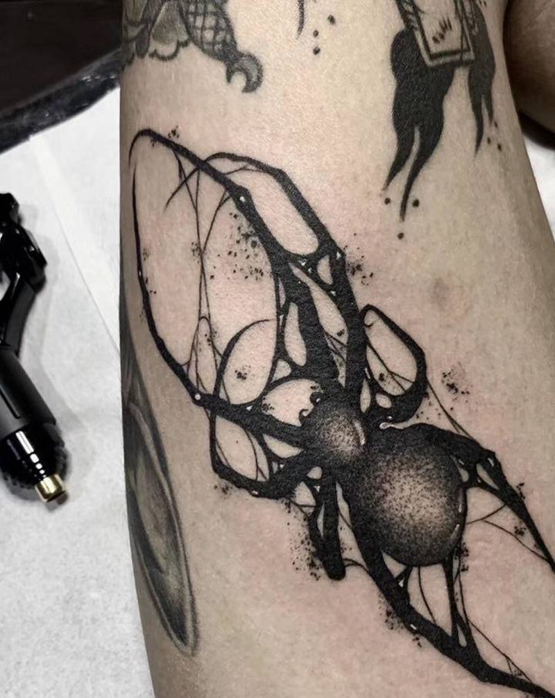 暗黑系 蜘蛛纹身图片_腿部纹身图案