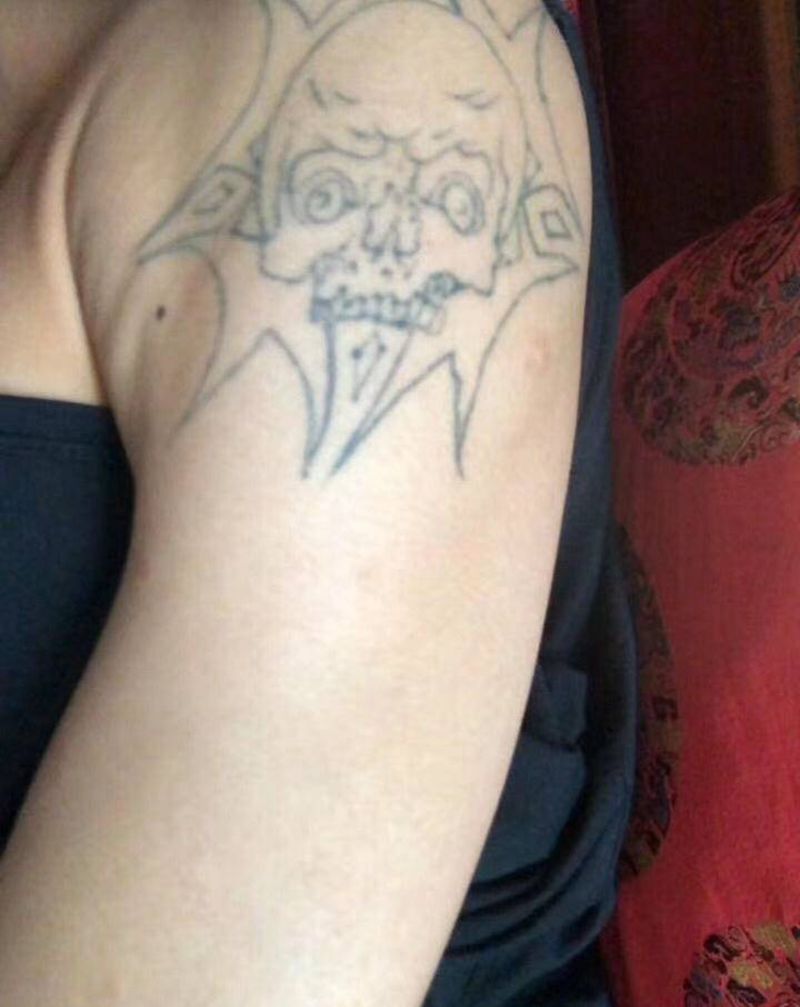 拳击手套纹身图片_手部纹身图案