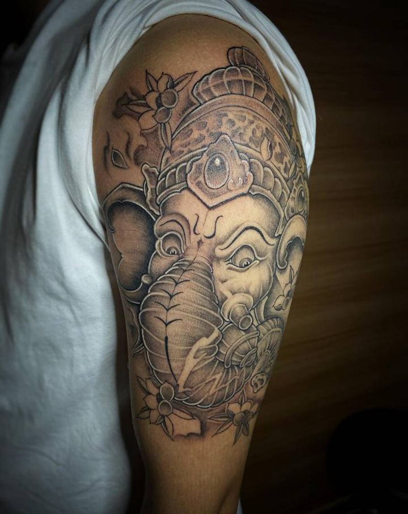 象神纹身图片_手臂脚部新传统点刺象神黑灰纹身图案