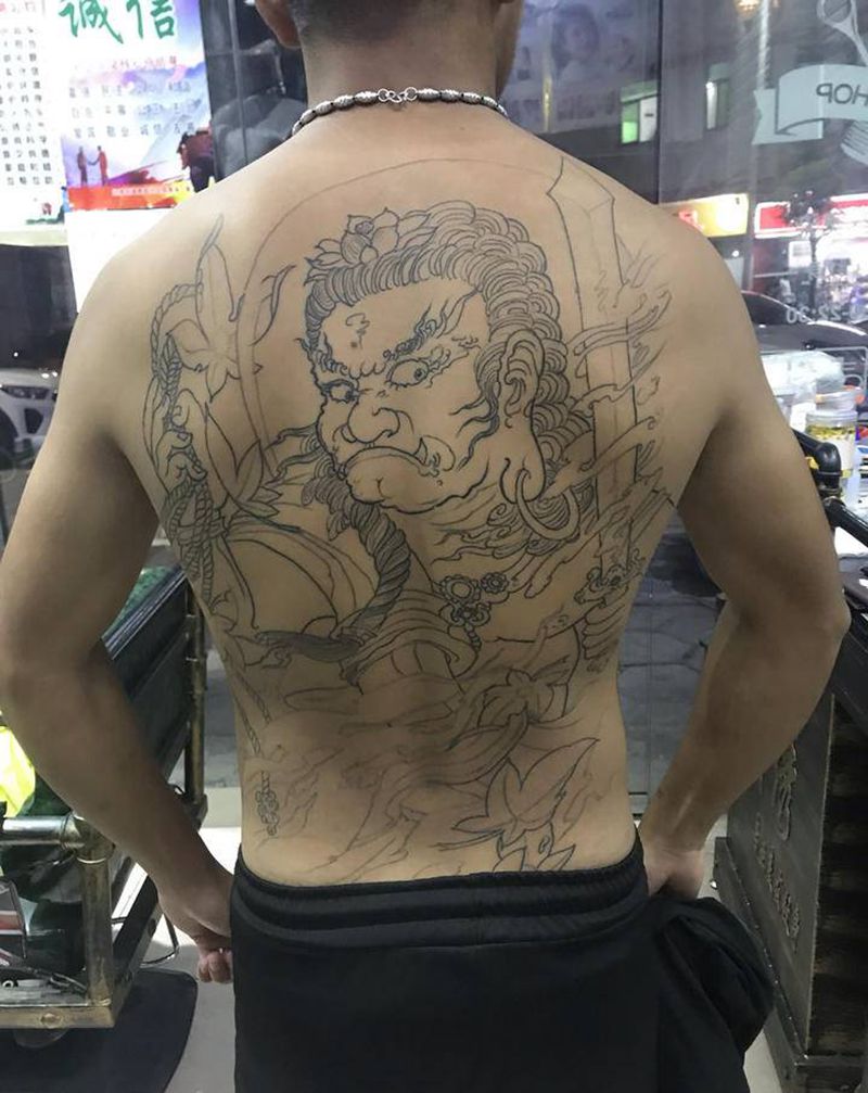 不动明王纹身图片_背部纹身图案