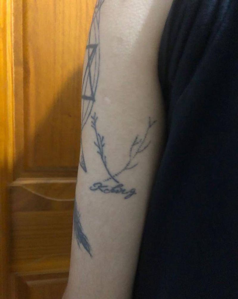 水晶玫瑰花遮盖纹身图片_手臂点刺New School玫瑰水晶纹身图案