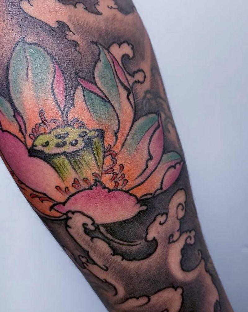 荷花纹身图片_手臂纹身图案
