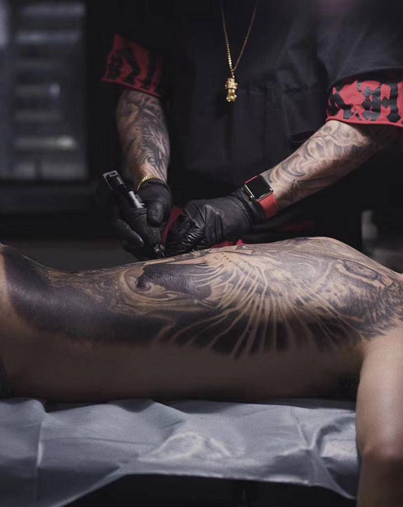 工作花絮纹身图片_新传统欧美写实纹身图案