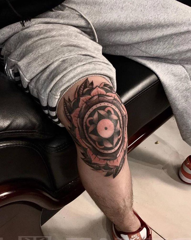 爆膝纹身图片_腿部纹身图案