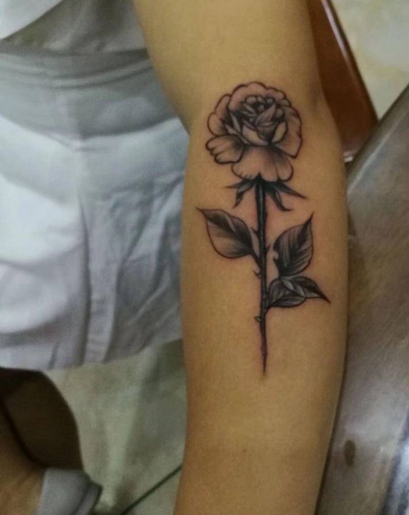 花纹身图片_手臂纹身图案