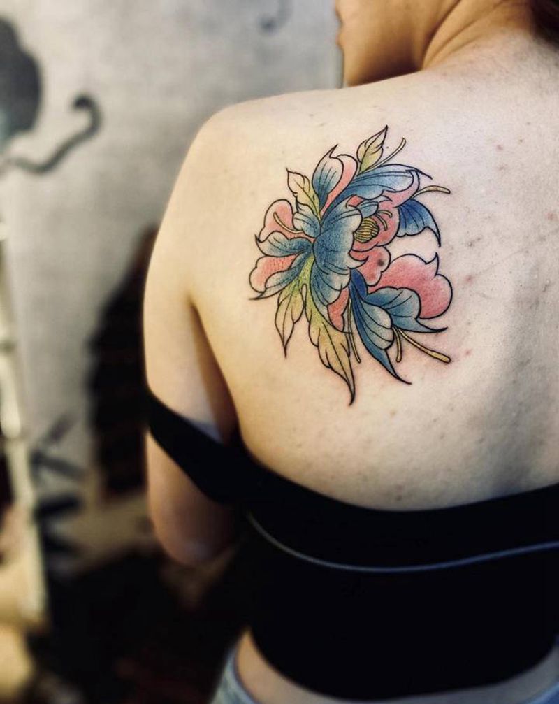 花纹身图片_背部纹身图案