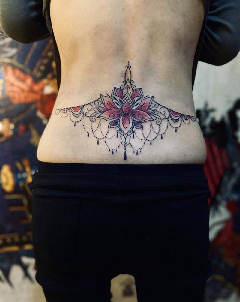 腰花纹身图片_腰部纹身图案