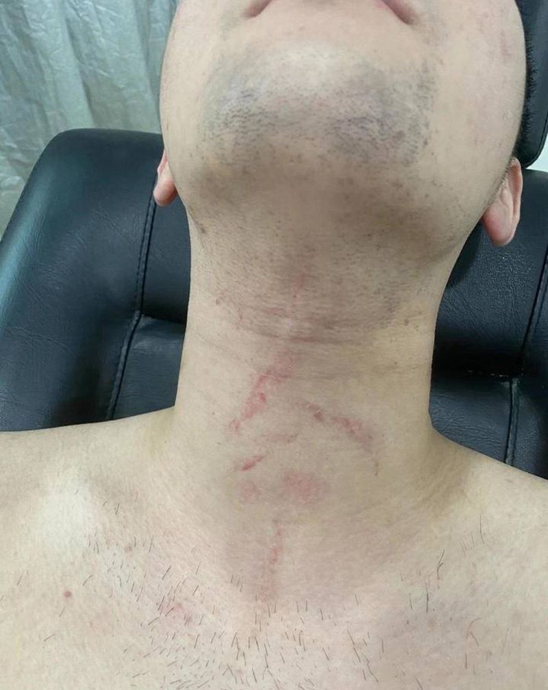 清洗彩色纹身纹身图片_颈部纹身图案