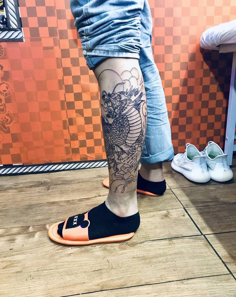 包小腿线条纹身图片_腿部纹身图案