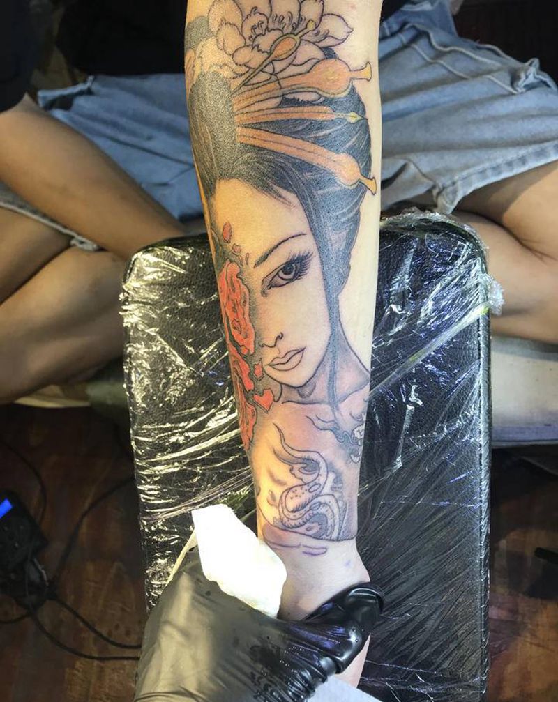 小臂艺妓纹身图片_手臂纹身图案