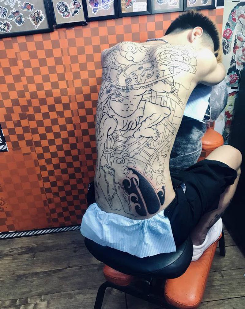 过程纹身图片_背部纹身图案