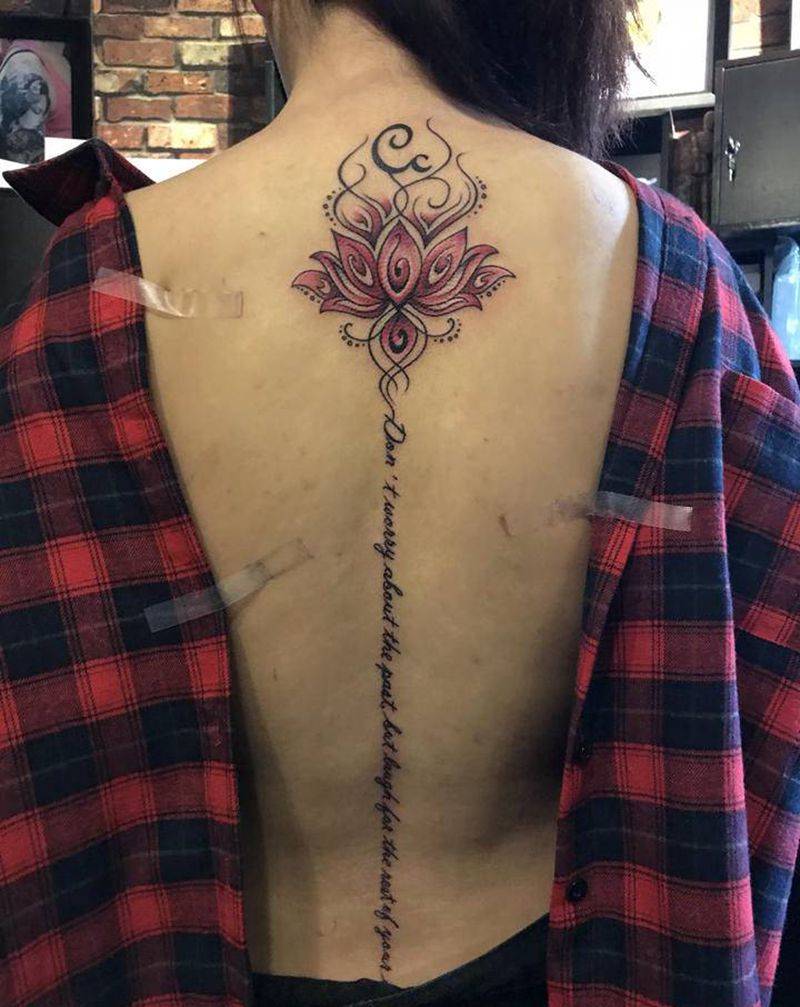 英文纹身图片_背部花体字纹身图案