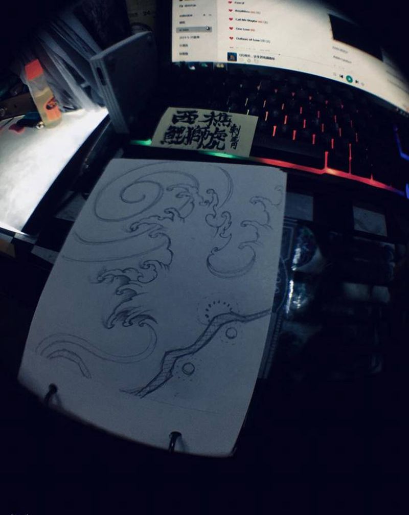 浪纹身图片_手臂纹身图案