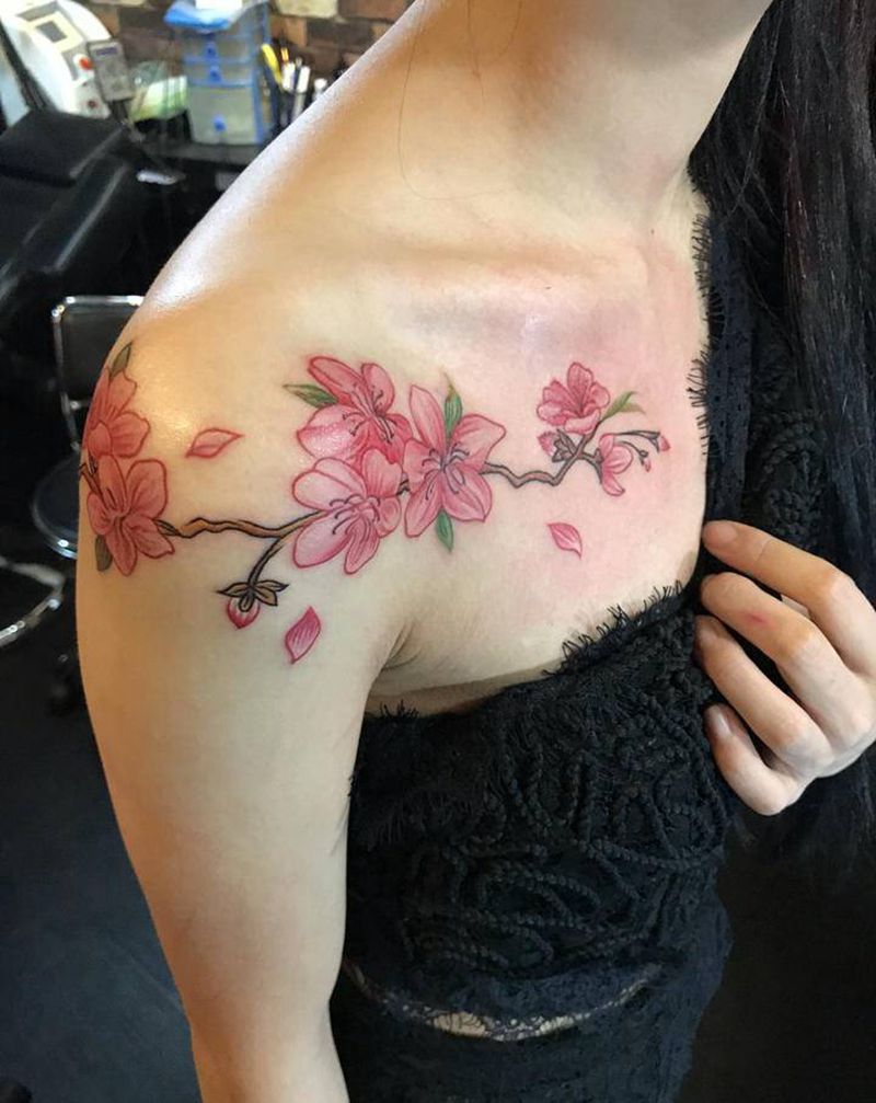 梅花纹身图片_肩部纹身图案