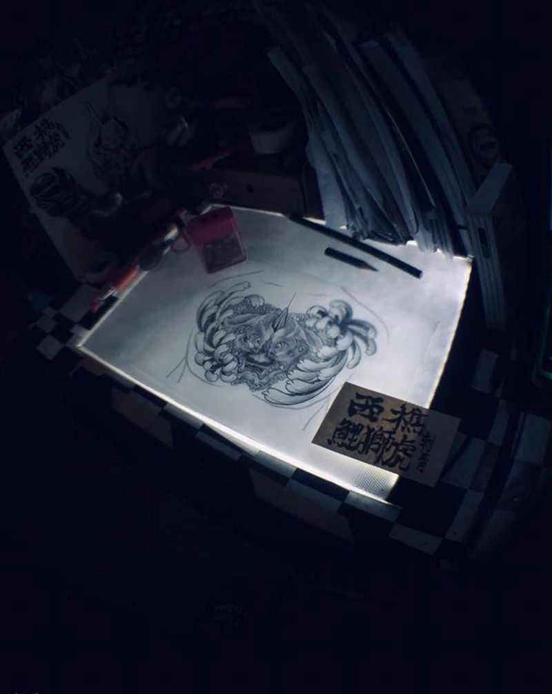 唐狮子临摹纹身图片_胸部纹身图案