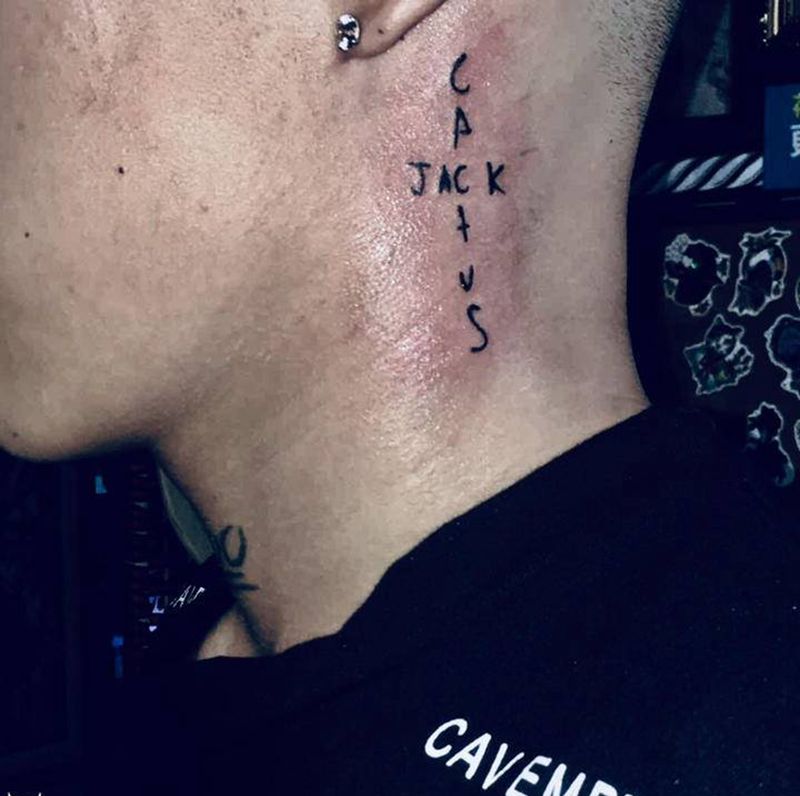 小英文纹身图片_颈部纹身图案