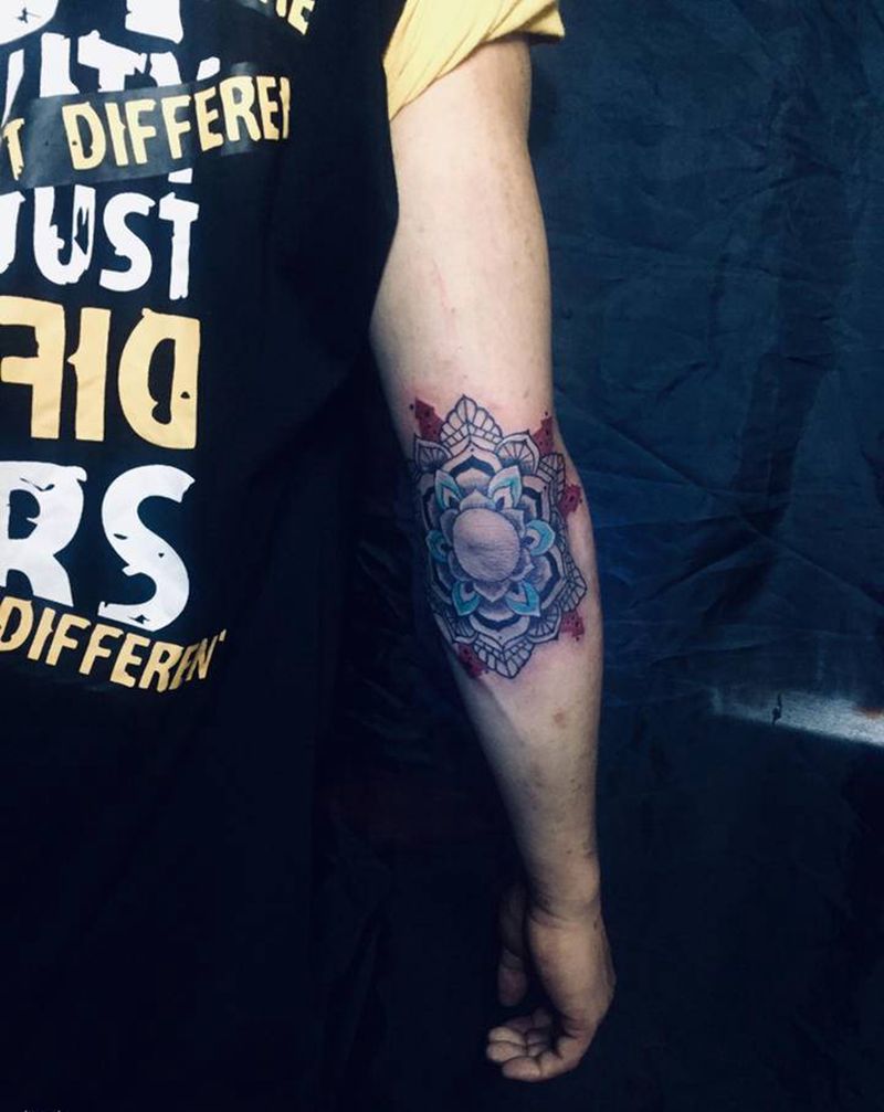 曼陀罗纹身图片_手臂纹身图案