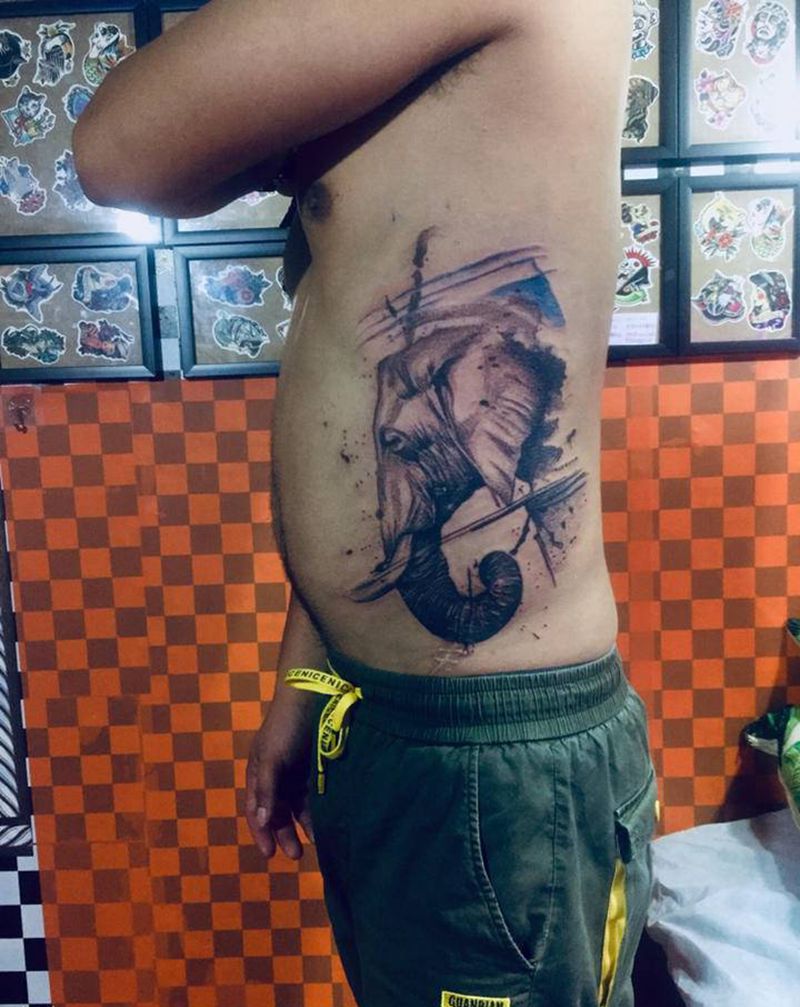 大象纹身图片_腹部腰部纹身图案