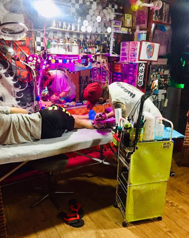 日常工作纹身图片_腿部纹身图案