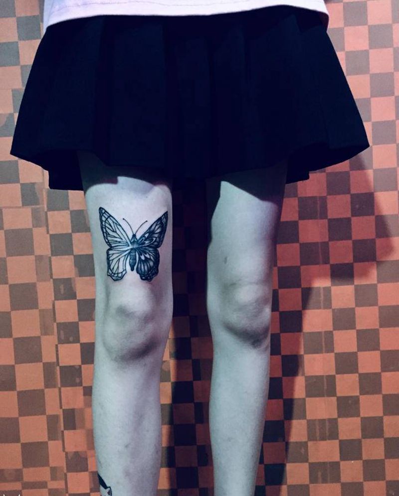 蝴蝶纹身图片_腿部纹身图案