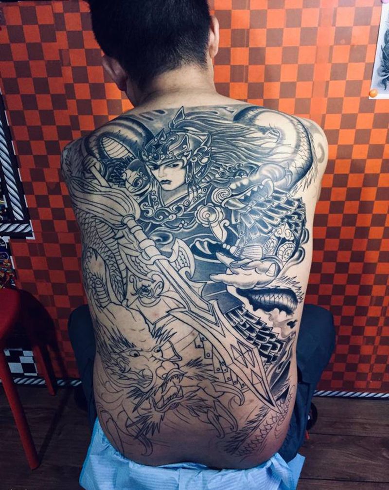 恢复15天继续满背纹身图片_背部纹身图案