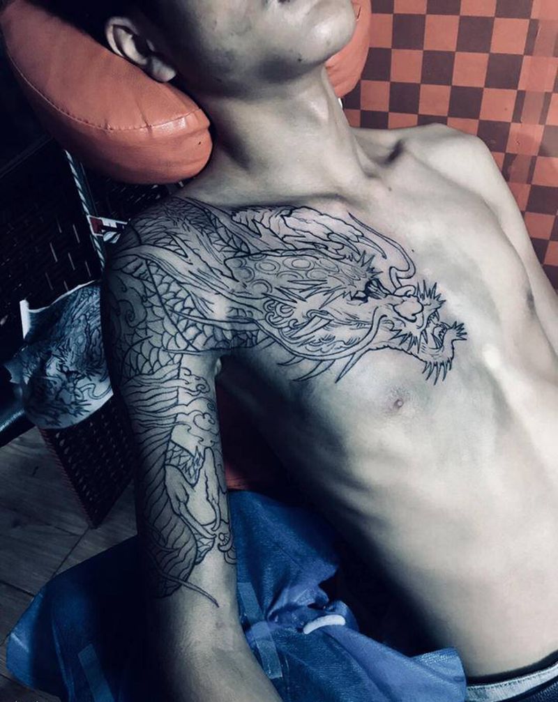 过肩龙线条火泽睽纹身图片_手臂胸部纹身图案