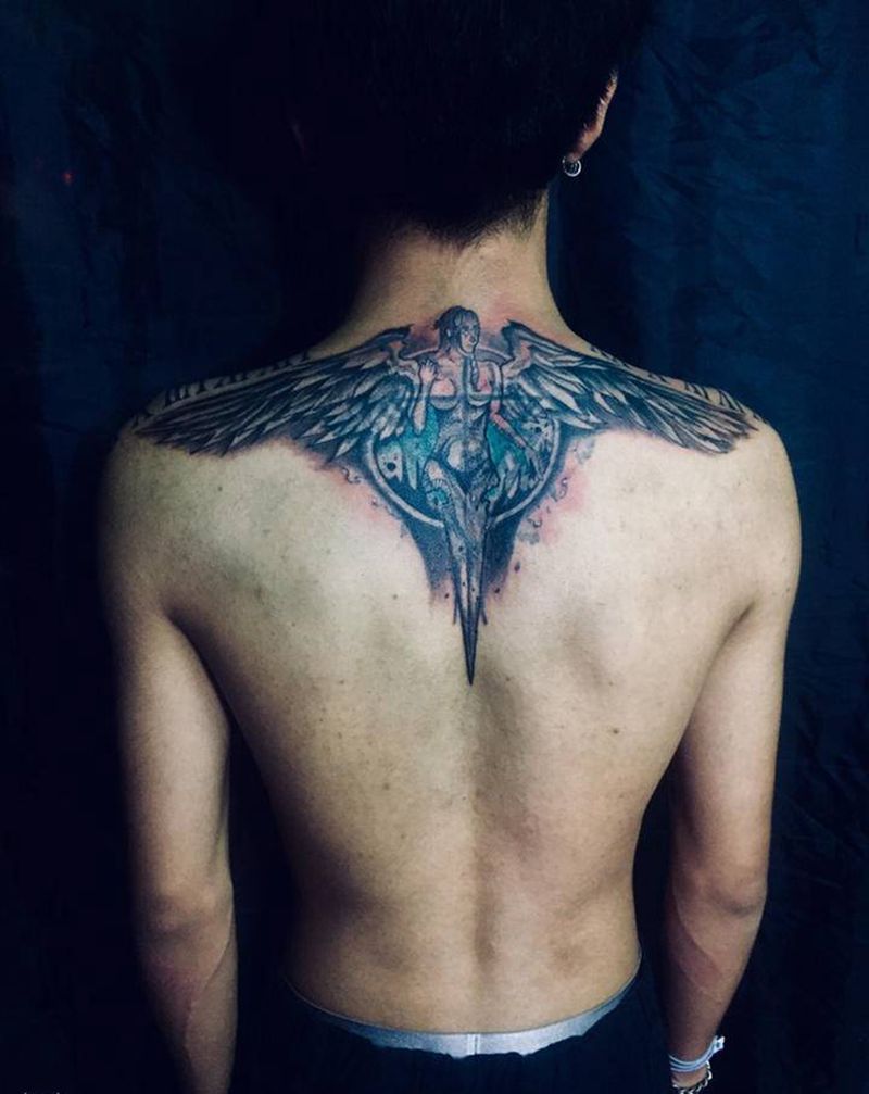 天使遮盖纹身图片_背部纹身图案