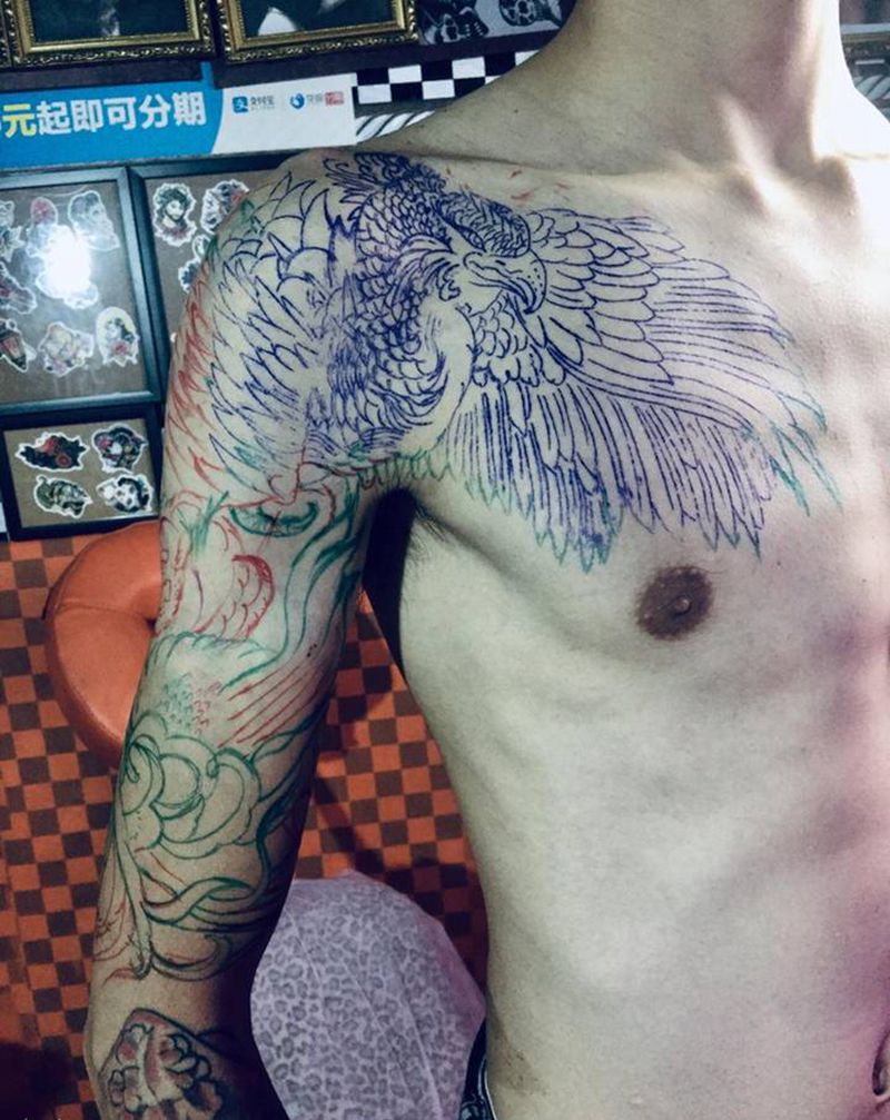 半胛部分手绘纹身图片_手臂胸部纹身图案