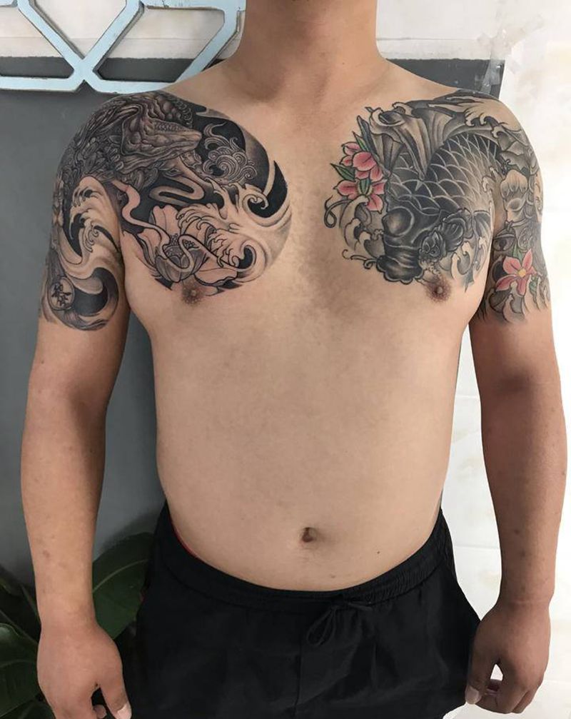 半甲貔貅纹身图片_胸部手臂新传统纹身图案